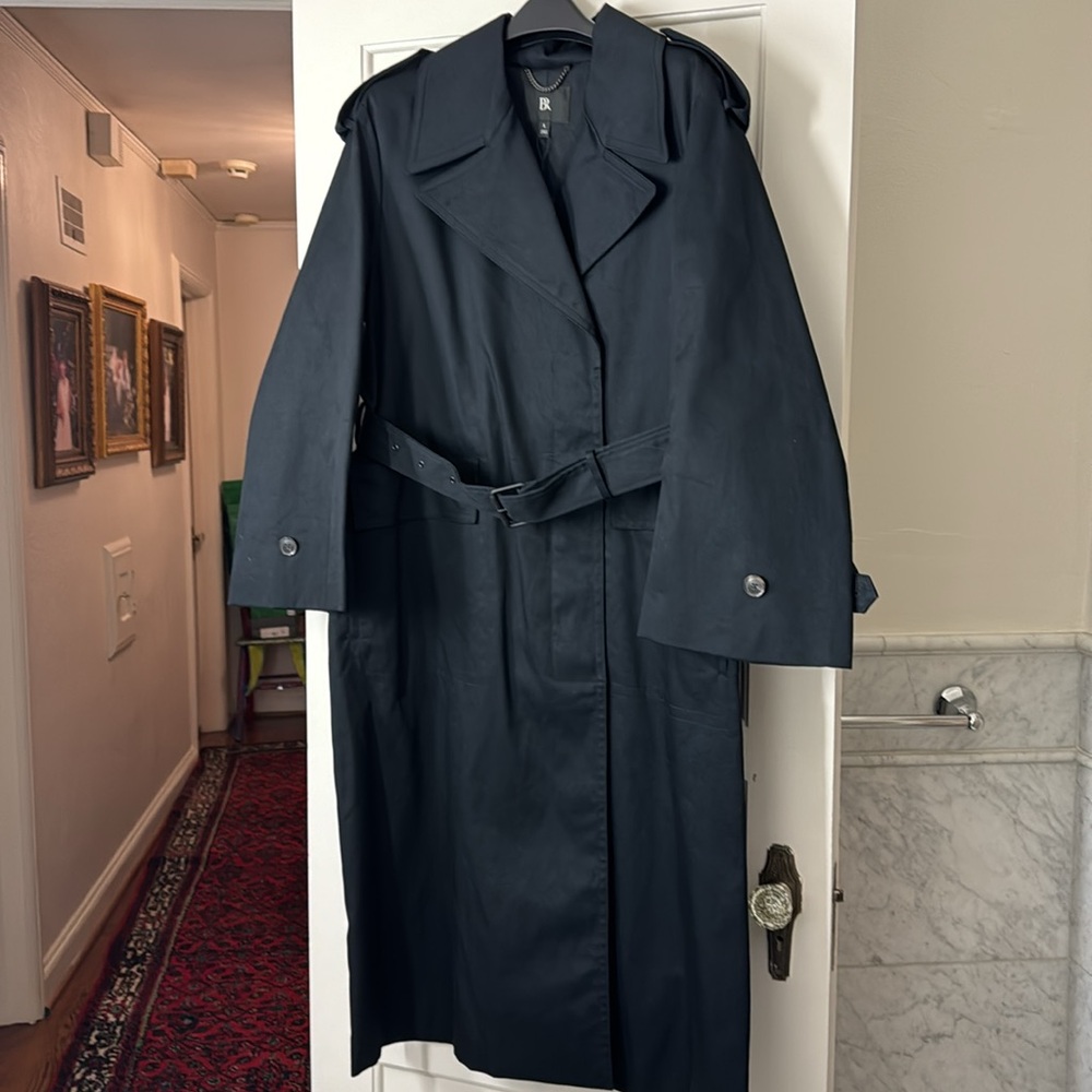 Banana Republic Timeless Trench Coat - Picture 5 of 9